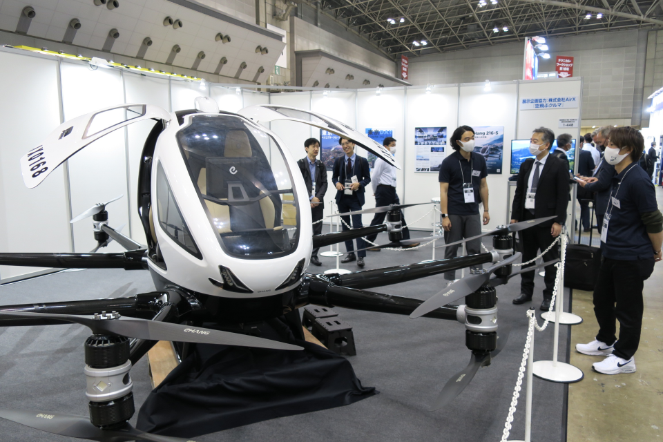 空飛ぶクルマの展示には高い関心が寄せられた