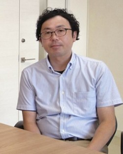 斜里町商工会指導課長の小野寺士・法定経営指導員