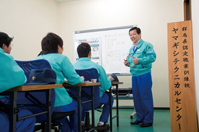 山岸社長による講義風景