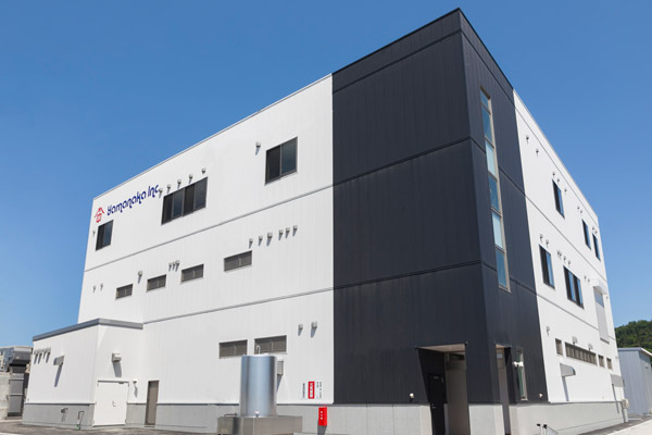 2017年に竣工した本社工場。最初の工場は東日本大震災で流出した