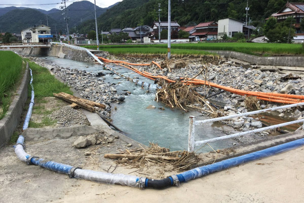 豪雨災害の際に利用された光明製作所の仮設配管